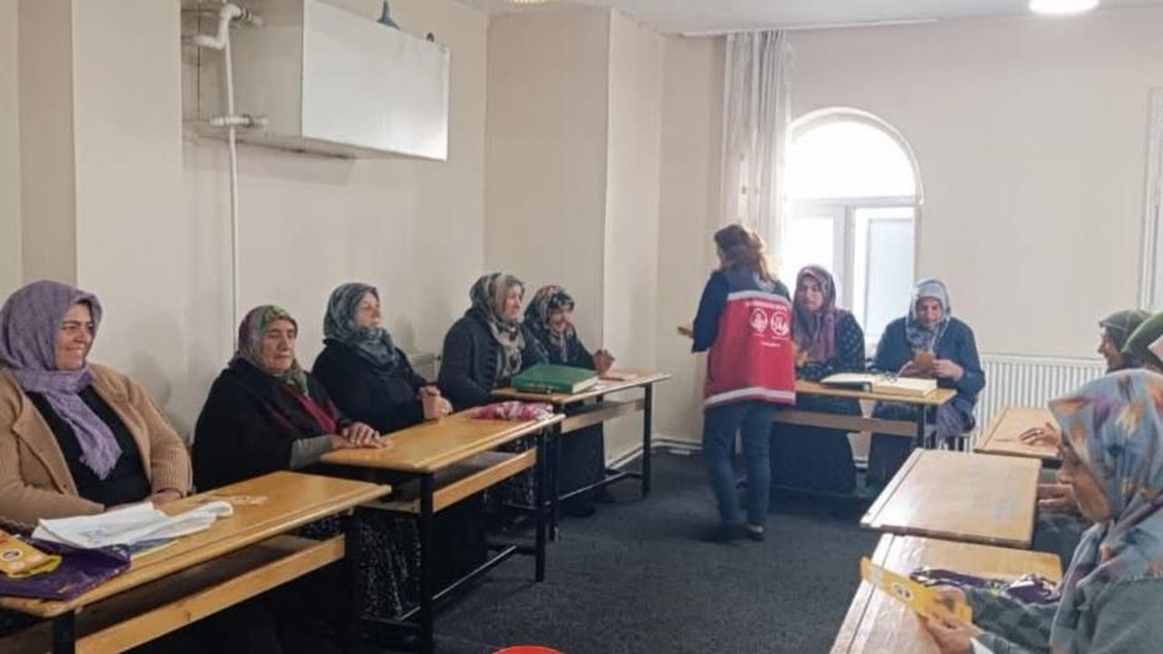 Kuran kurslarında kadına yönelik şiddet ve erken yaşta evliliklere karşı bilgilendirme yapıldı